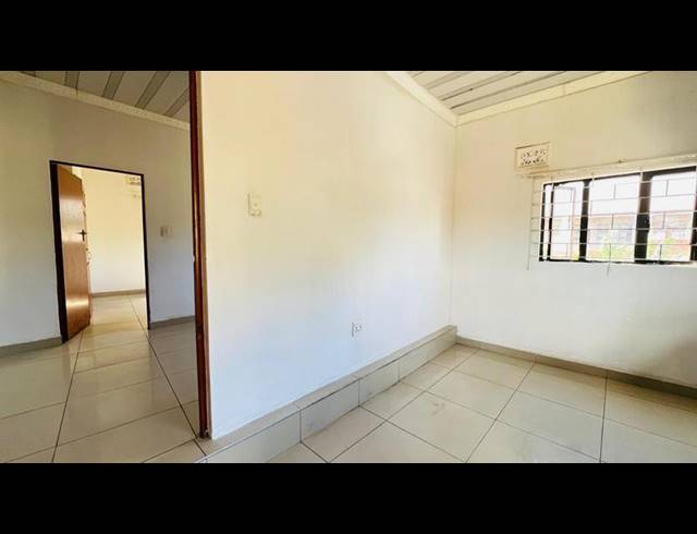 2 BEDROOM PROPERTY TO RENT IN PARK HILL